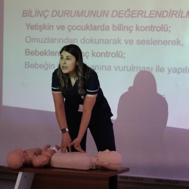 SANKO ÜNİVERSİTESİ HASTANESİ TARAFINDAN GAZİANTEP OSB KOLEJİ ÖĞRENCİLERİNE İLK YARDIMIN ÖNEMİ ANLATILDI