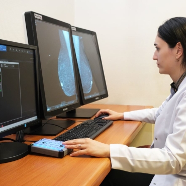 MEME KANSERİ TANISINDA YENİ TEKNOLOJİ 3D TOMOSENTEZ MAMOGRAFİ CİHAZI SANKO ÜNİVERSİTESİ HASTANESİ’NDE